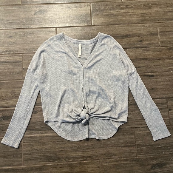 Aritzia Babaton tie long sleeve top - Picture 1 of 3